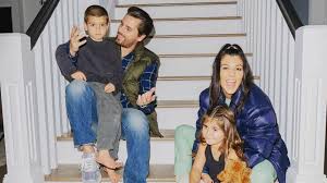 Kourtney and travis had fans putting the clues together after she posted a photo of her view from the palm springs home she's staying at. Kourtney Kardashian And Travis Barker Are Dating Entertainment Tonight