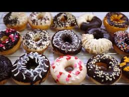 Roll the hot doughnuts in the remaining sugar. Doughnut Decorations Ideas Colourful Toppings Simple Easy Cara Menghias Donut Youtube