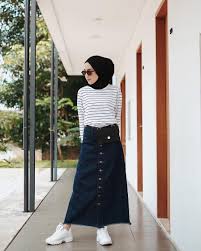 Jan 12, 2021 · 7 outfit aesthetic ala selebgram, main warna yang cantik. Hijab Style Casual Wear Hijab Outfits With Jeans