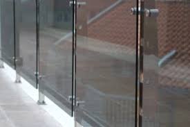 Wind und sichtschutz balkonfacher balkon grau sichtschutz facher. Windschutz Fur Den Balkon Es Geht Auch Transparent