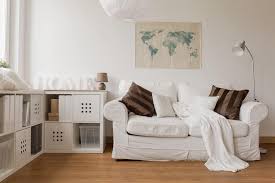 Decorative pillows go a long way in bringing any space to life and giving it the complete look. 35 Sofa Throw Pillow Examples Sofa Decor Guide Home Stratosphere