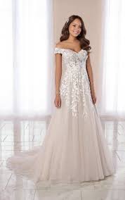 Romantic A Line Wedding Gown With Organic Leaf Pattern Stella York Wedding Dresses In 2020 A Line Wedding Dress Applique Wedding Dress Stella York Dress