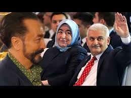 Binali yıldırım ile 1975 yılında evlendiler. Binali Yildirim In Esi Semiha Yildirim I Elestirenlere Adnan Oktar Dan Cevap Youtube