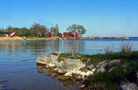 mœnstɛrˈoːs) is a locality and the seat of mönsterås municipality, kalmar county, sweden with 6,352 inhabitants in 2012. Monsteras