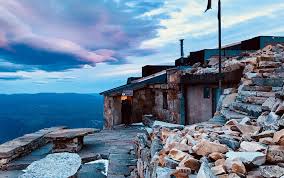 See 322 reviews, articles, and 495 photos of gaustatoppen, ranked no.2 on tripadvisor among 18 attractions in rjukan. Turisme Friluftsliv Du Kan Sove Pa Gaustatoppen I Ar Ogsa Men Da Ma Du Vaere Kjapp