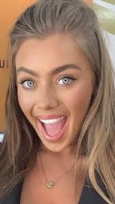 Another color correct in the books! Let me help you get holiday ready 🎁🎄  Book online, check pricing & my work: https://linktr.ee/beautybarcodeboo  Payment plans available as well!