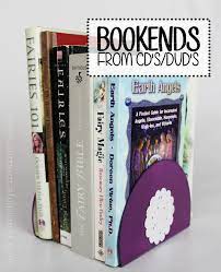 They'll infuse your room with that tropical vibe! Quick Diy Bookends Made From Cds Our Peaceful Planet