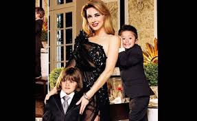 Además de las madres de sus hijos, luis miguel ha mantenido algunas relaciones que le han marcado. 8ggb94psaa Dfm