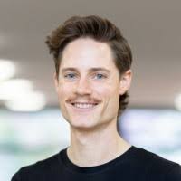 60+ perfiles de «Darius»