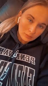 Laura Espenshade's Instagram, Twitter & Facebook