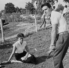 Golfing legend gary player's wife passed away on wednesday morning after losing her battle with cancer. D0qtjypi0jqqkm