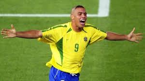 نجم ألمانيا يعد بقص شعره على طريقة رونالدو إذا حقق كأس العالم