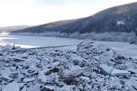 Something or someone that moves with spectacular speed: Ogroman Meteorit Pao Usred Russia The River Is Overcast Possible In The Future A Scene Like Apocalyptic Movies Video Planet