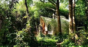La Kerterre Une Maison Economique Et Ecologique En 2020 Kerterre Maison Ecologique Construction Ecologique