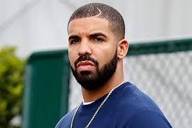 Drake stepped out in los angeles yesterday with a heart etched into his hair. Drake New Hairstyle 2019 Singer Hair Style Celebrity Hair Style