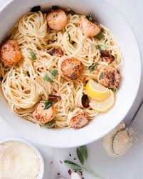 Sam Florio Food Blogger On Instagram Linguine Aglio E Olio Linguine W Oil And Garlic So Scallop Recipes Pasta Shrimp And Scallop Recipes Scallop Recipes