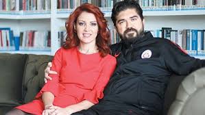 Bunu söylemek için mi masaya uzanmış dedim, hayır dediler. Rasim Ozan Ve Nagehan Alci Icin Bir Portre Denemesi Kronos News Bagimsiz Haber Sitesi