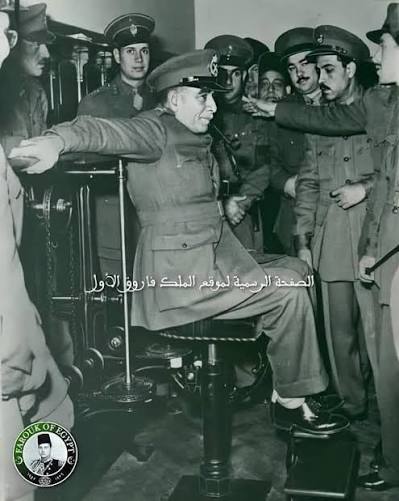محمد نجيب داخل صالة الألعاب الرياضية بقصر عابدين