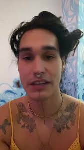 Kapléx, el youtuber boliviano que viaja por el mundo, compartió un video de  su visita a Pakistán y la atención que recibió de un dentista callejero. En  principio el creador de contenido