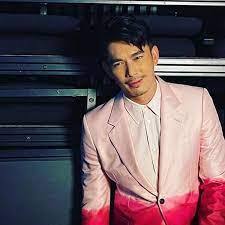 Elvin ng performed at the meet & greet singapore stars, hosted by ppctv and ctv8hd, in siem reap on 24 september 2016. Mq3cxlxerov2xm
