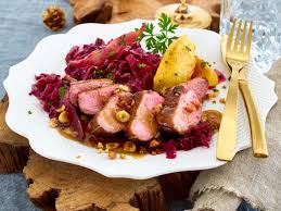 Entenbrust Mit Nuss Crunch Ofenrotkohl Und Ricottanocken Recipe