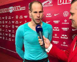 Péter gulácsi, 30, from hungary rb leipzig, since 2015 goalkeeper market value: Rb Leipzig English Su Twitter Peter Gulacsi It Was A Deserved Draw In The End Because We Improved In The Second Half We Were Lucky To Go Into The Break At