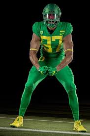 College football is riddled with as many different philosophies about uniforms and how a team should look as there are teams spread out within the as we approach college football's 150th anniversary, certain teams simply stand a cut above their brethren when it comes to their vestiary decisions. Oregon Ducks Unveil New 2018 Football Uniforms Photos Oregonlive Com
