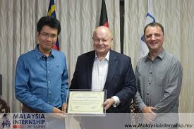 Han er den grundlæggende præsident for institute. Internship In Malaysia On Twitter Tapio Staffs And Interns Were Honoured To Welcome His Royal Highness Yang Amat Mulia Tunku Zain Al Abidin Ibni Tuanku Muhriz The Founding President And Chairman Of Ideas