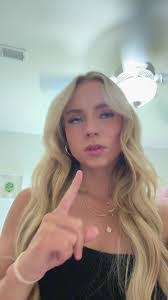 Abigail Piper's Instagram, Twitter & Facebook