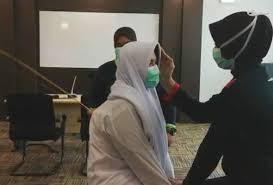 Sungguhpun wujud larangan perhimpunan orang ramai, namun pegawai menegaskan bahawa mereka mematuhi. Sebatan Syariah Ini Kaedah Pelaksanaannya Astro Awani