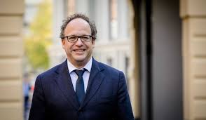 Wij roepen u, minister koolmees daarom nu op: Koolmees Grote Project Eindelijk Een Vaste Baan Voor Flexwerkend Nederland De Volkskrant