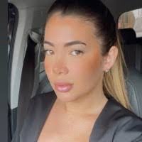 Helen Rincon's Instagram, Twitter & Facebook