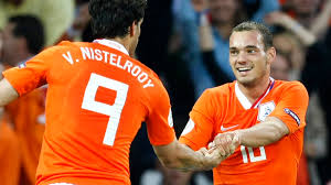 Je vindt hier alles over de vertegenwoordigende teams, van het nederlands elftal (mannen en vrouwen) tot de jeugdteams, van het veld tot in de zaal. Kippenvelmoment Oranje Tijdens De Ek S Vliegende Start Op Ek 2008 Max Vandaag