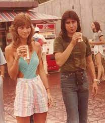 His mother, marianne (dalgliesh), a housewife, was also born on jersey, and is of irish, scottish and english ancestry. Steve Perry Beziehung Vermogen Grosse Tattoo Herkunft 2021 Taddlr