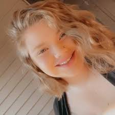 Professionals — Tangles Salon