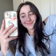 Elle Kang's Instagram, Twitter & Facebook