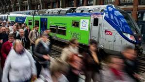 Scènes de tension et de violence à la gare du nord (video). Greve Sncf Les Infos Les Actus Sur Le Sujet Greve Sncf