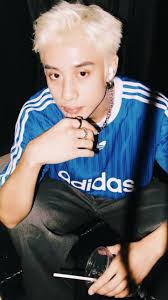 Mikki Claver en su era rubia