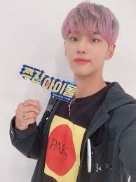 Selcas Do Pentagon Para O Programa Weekly Idol