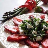 L'accostamento con semi, olive e limone per me è davvero vincente … provate e fatemi sapere!! Insalata Di Asparagi Crudi Fragole E Caprino Ricette Di Cucina Gustosa Ricerca
