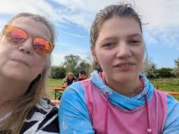 Manche Erinnerungen die Facebook einem anzeigt, sind schon toll.... Was  waren unsere Dravetchen da noch klein🤣 Nur anschauen wenn ihr kein Problem  mit Krampfenden Kindern ( u.A. Kimy ) habt!