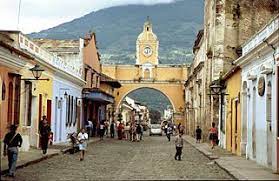 Die kleine stadt antigua liegt mitten im hochland von guatemala und strotzt vor charme und schönheit. Guatemala Antigua