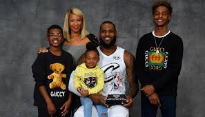 Scores 21 with seven turnovers. Savannah James Age Height Facts About Lebron James Wife