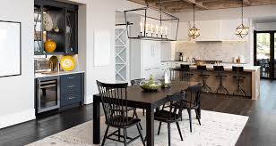 That Rustic Farmhouse Style Home Decor Is Everywhere Can It Help Sell Yo Modern Farmhouse Interior Design Modern Farmhouse Interiors Farmhouse Interior Design