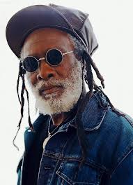 Today is another sad day for reggae music because the real great Jamaican  singer, song writer, arranger and producer Errol Organs has passed away  yesterday. My very deep condolences to his family,