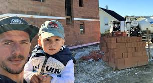 Kapetan Aleksić je trenutno tudi gradbeni mojster