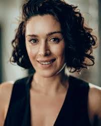 Elly Goodman's Instagram, Twitter & Facebook