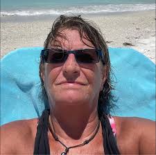 A smile for you, and a smile for you, a smile a day can get us all through😁