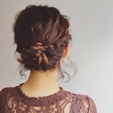編み込みも自分でできるショートヘアの結婚式お呼ばれアレンジ