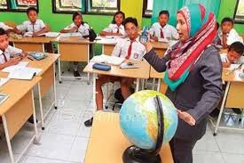 Namun berdasarkan regulasi terbaru (permendikbud no. 5 Teknik Mengajar Yang Harus Dikuasai Guru Siedoo